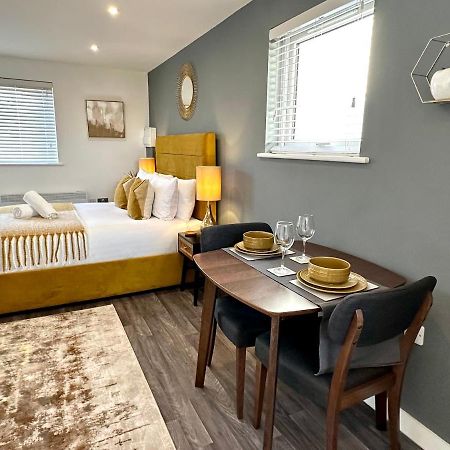 A Cozy Hideaway With Balcony - Close To Beach Bournemouth Eksteriør bilde