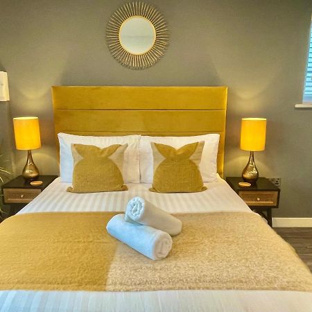 A Cozy Hideaway With Balcony - Close To Beach Bournemouth Eksteriør bilde