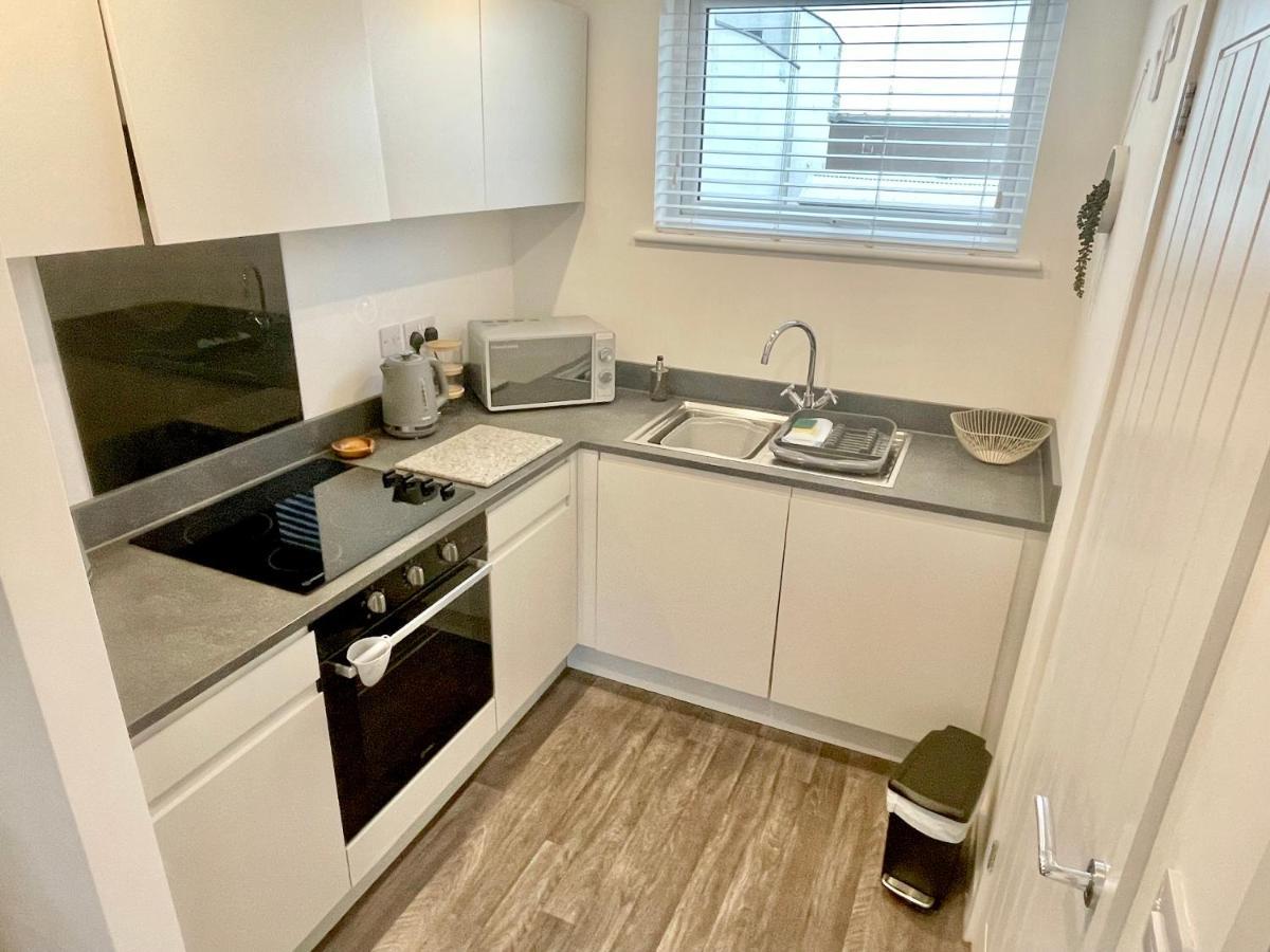 A Cozy Hideaway With Balcony - Close To Beach Bournemouth Eksteriør bilde