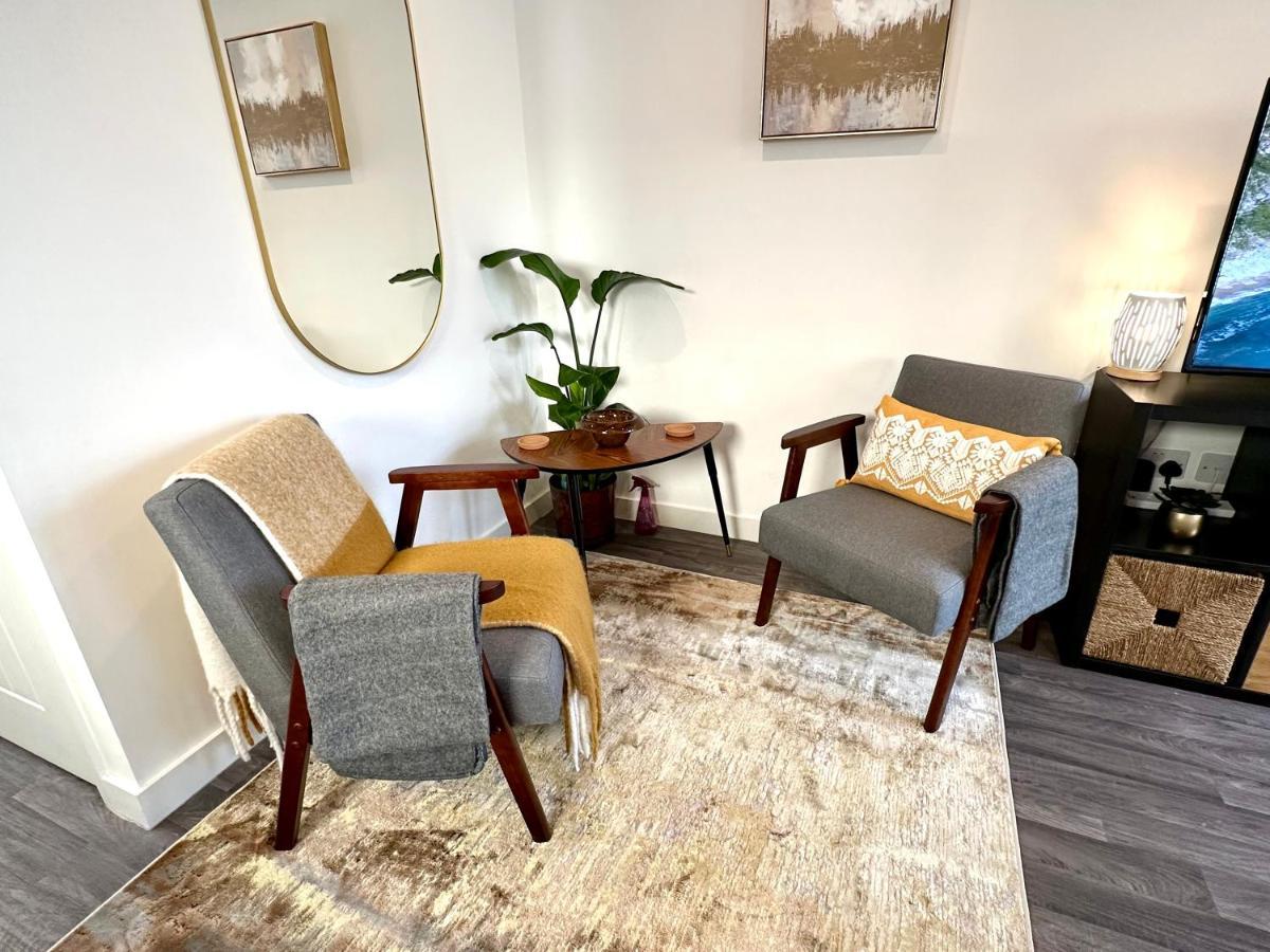 A Cozy Hideaway With Balcony - Close To Beach Bournemouth Eksteriør bilde