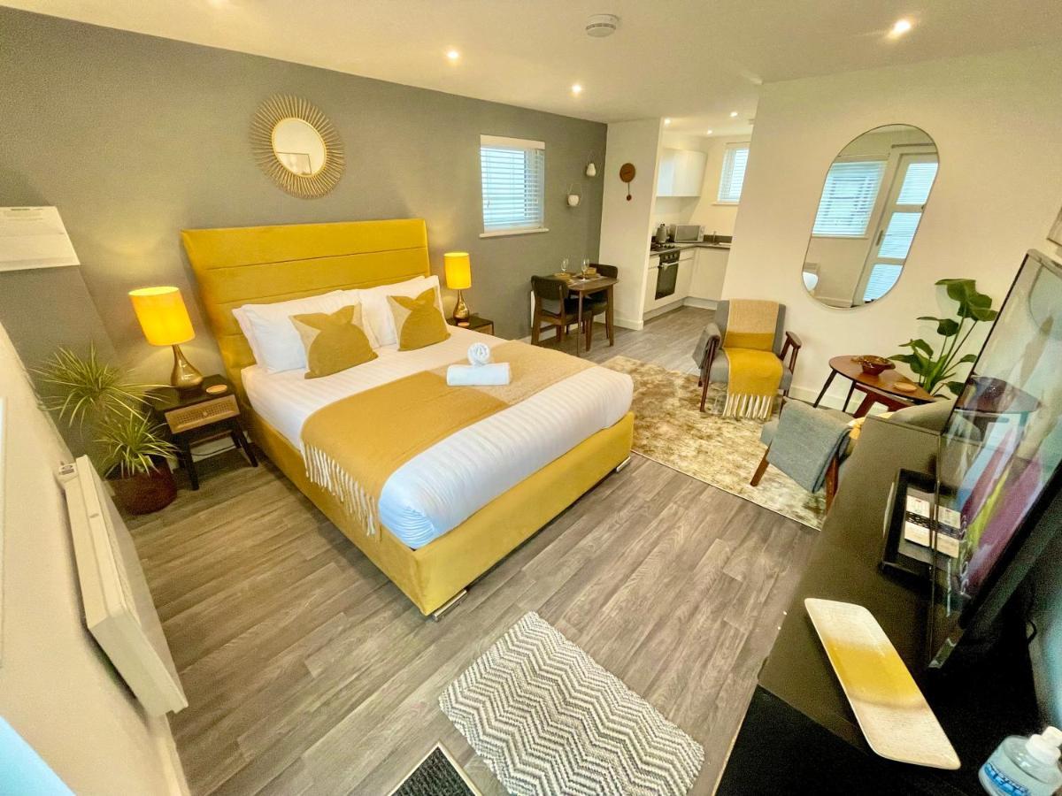 A Cozy Hideaway With Balcony - Close To Beach Bournemouth Eksteriør bilde